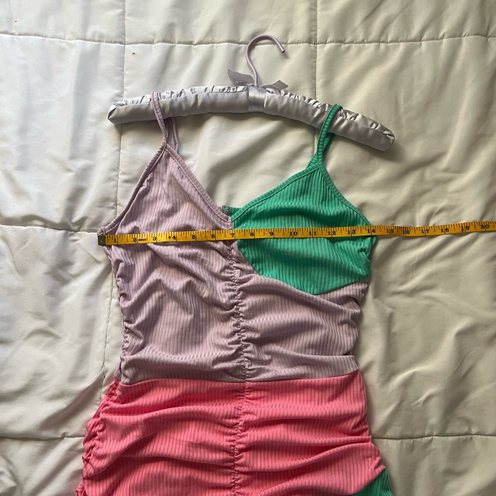 Colorblock Ruched Dress - Picture 4 of 7